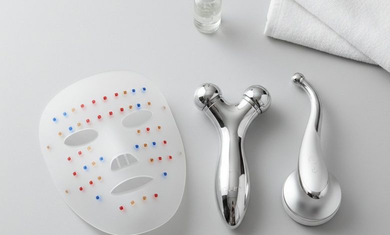 Гаджети для обличчя: тестуємо мікроструми та LED-терапію в домашніх умовах